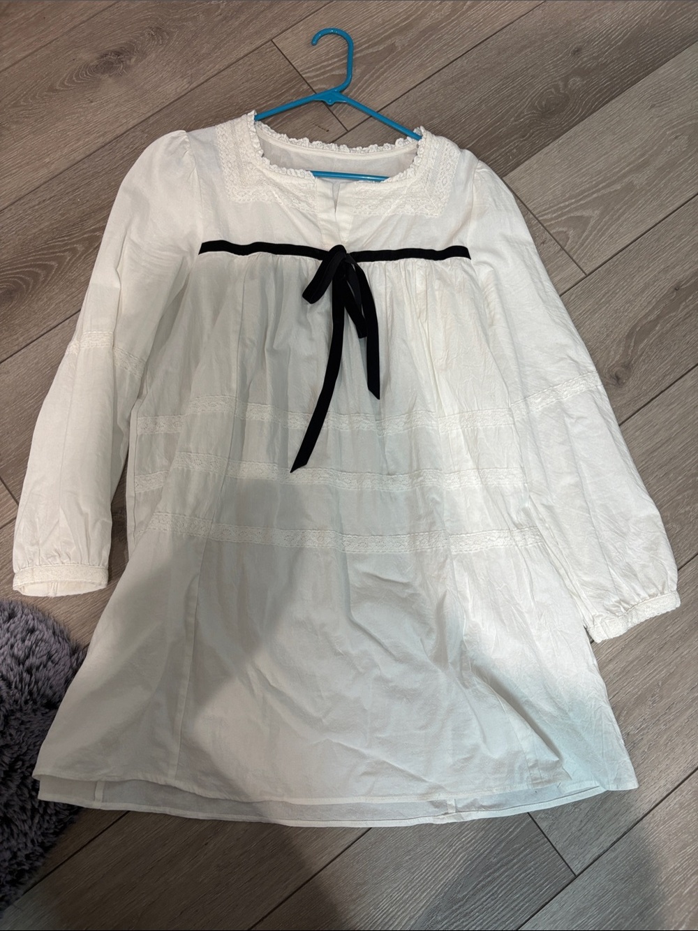 100% Cotton White Long-Sleeve Tunic Dress with Black Bow